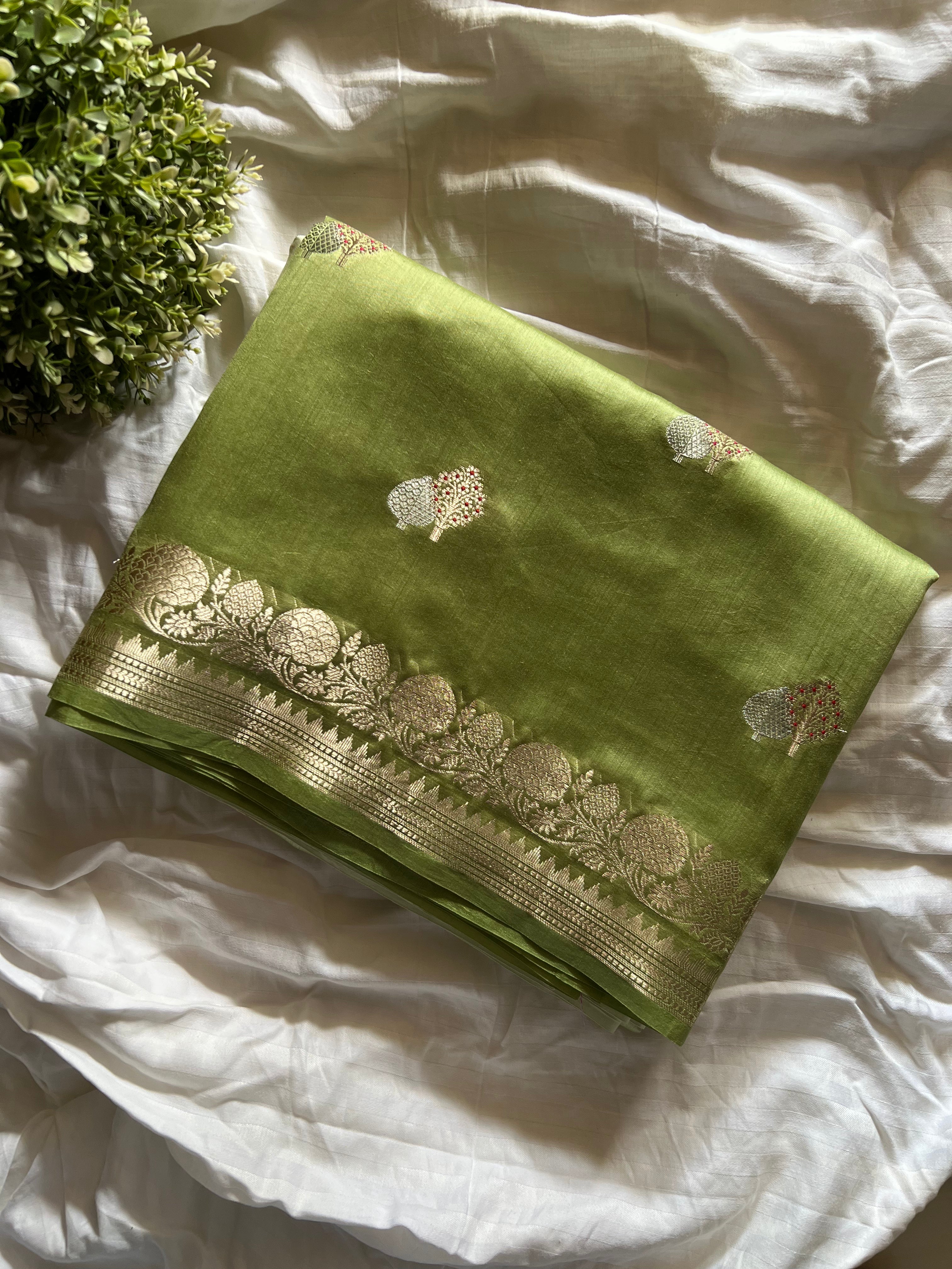 Pistachio Pearl Raw Mango Silk